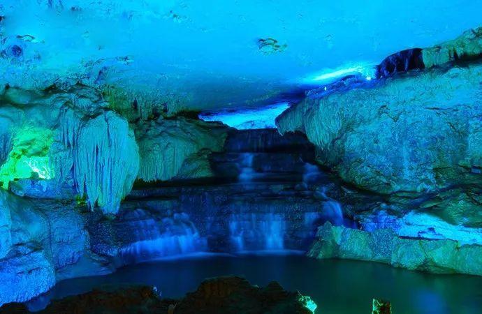 寒潮强势来袭,降温剧烈,中东部局地降温接近20℃